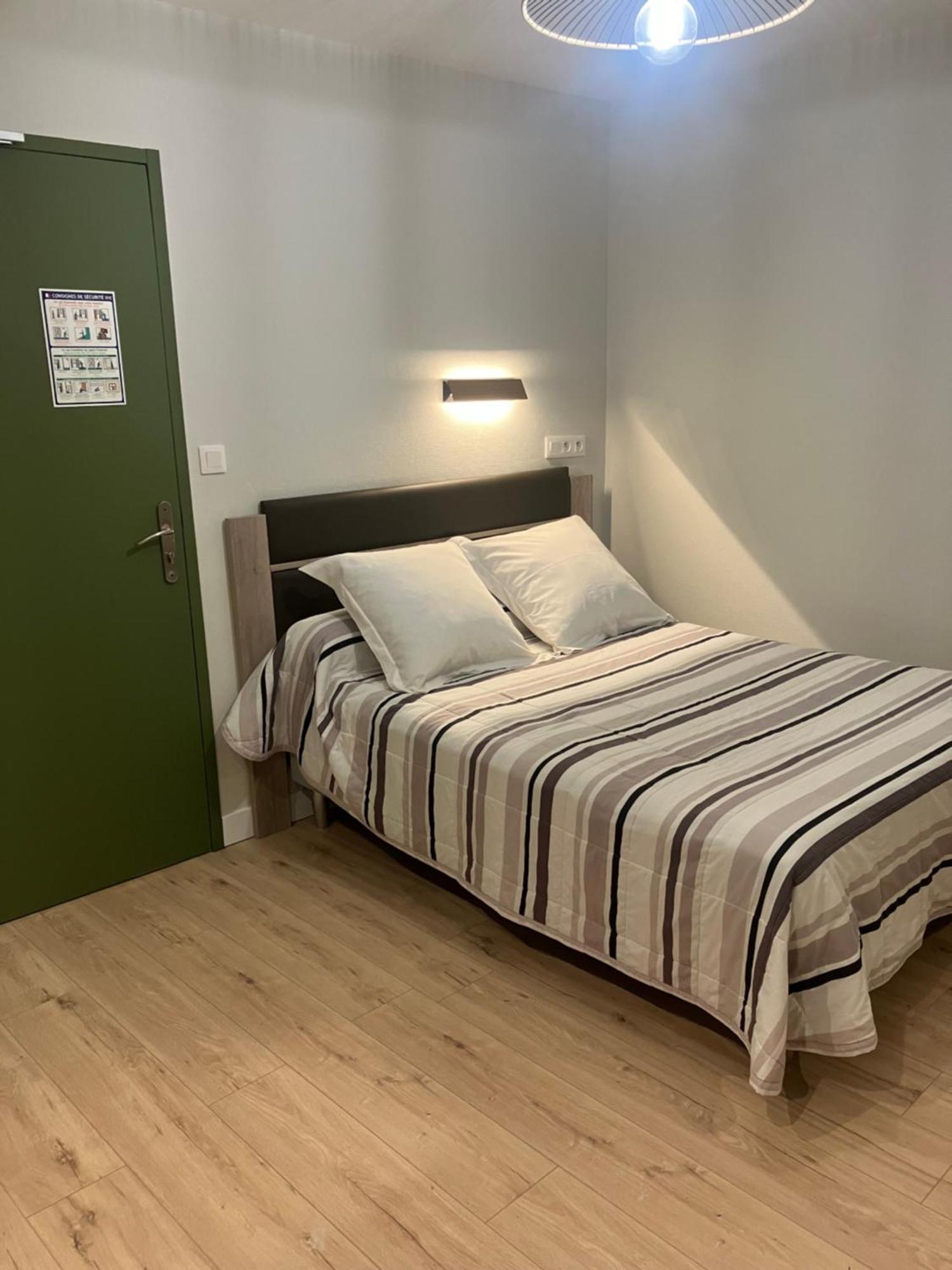 Hotel Du Nord Chambres Familiales Fontaines  Ngoại thất bức ảnh