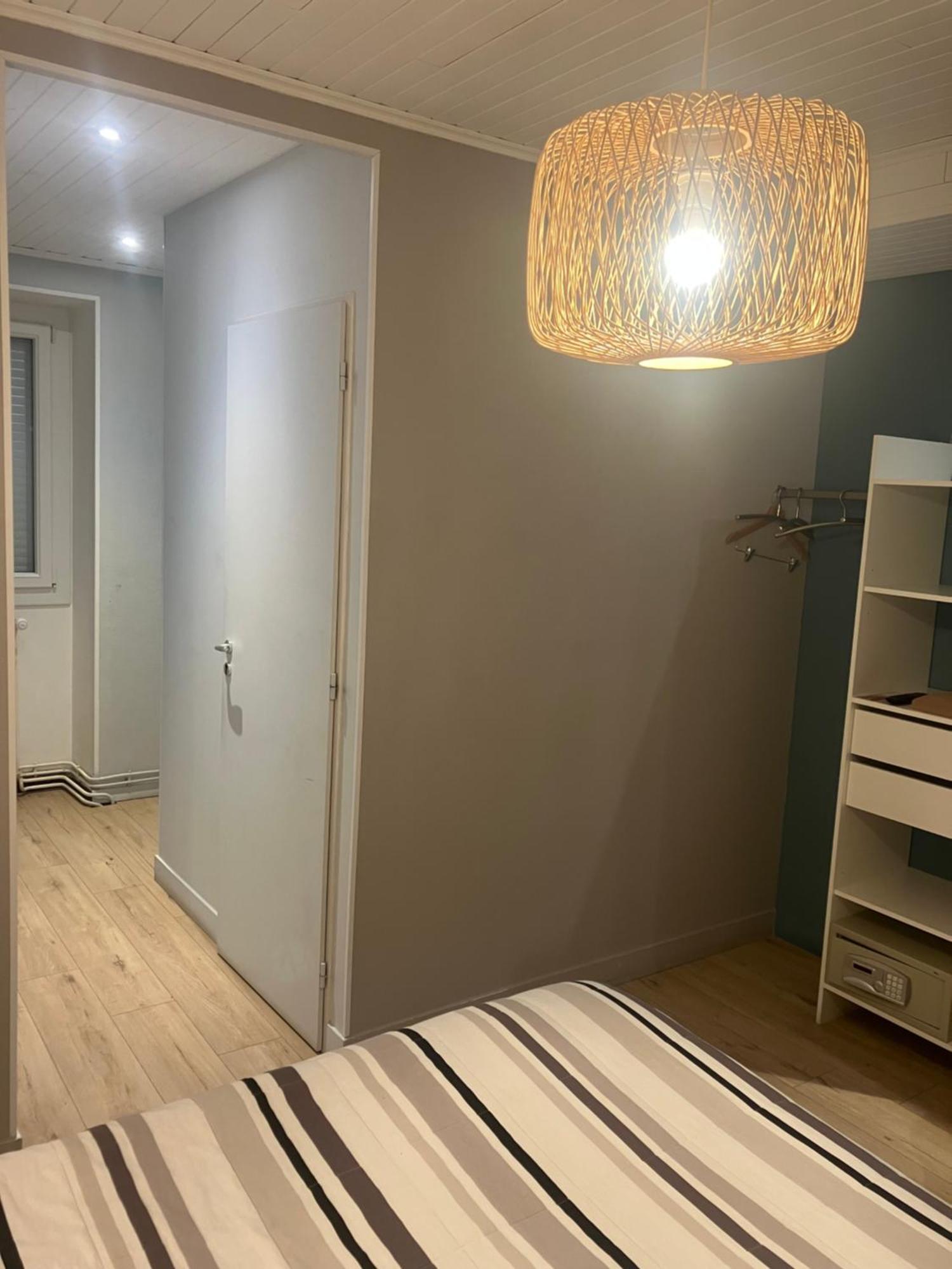 Hotel Du Nord Chambres Familiales Fontaines  Ngoại thất bức ảnh