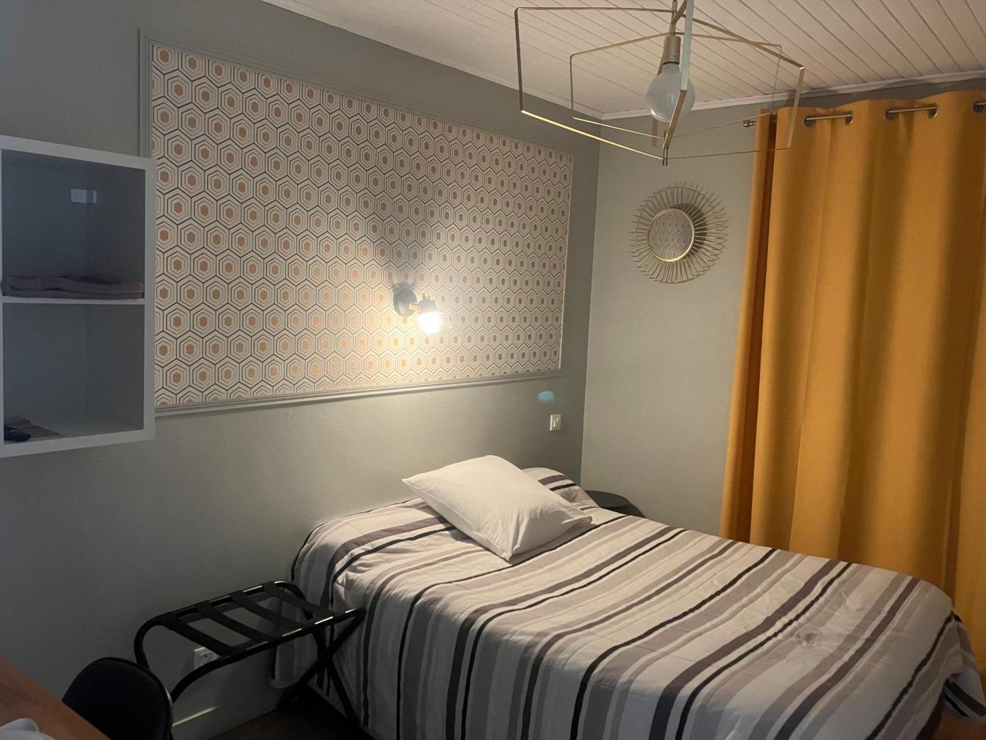 Hotel Du Nord Chambres Familiales Fontaines  Ngoại thất bức ảnh