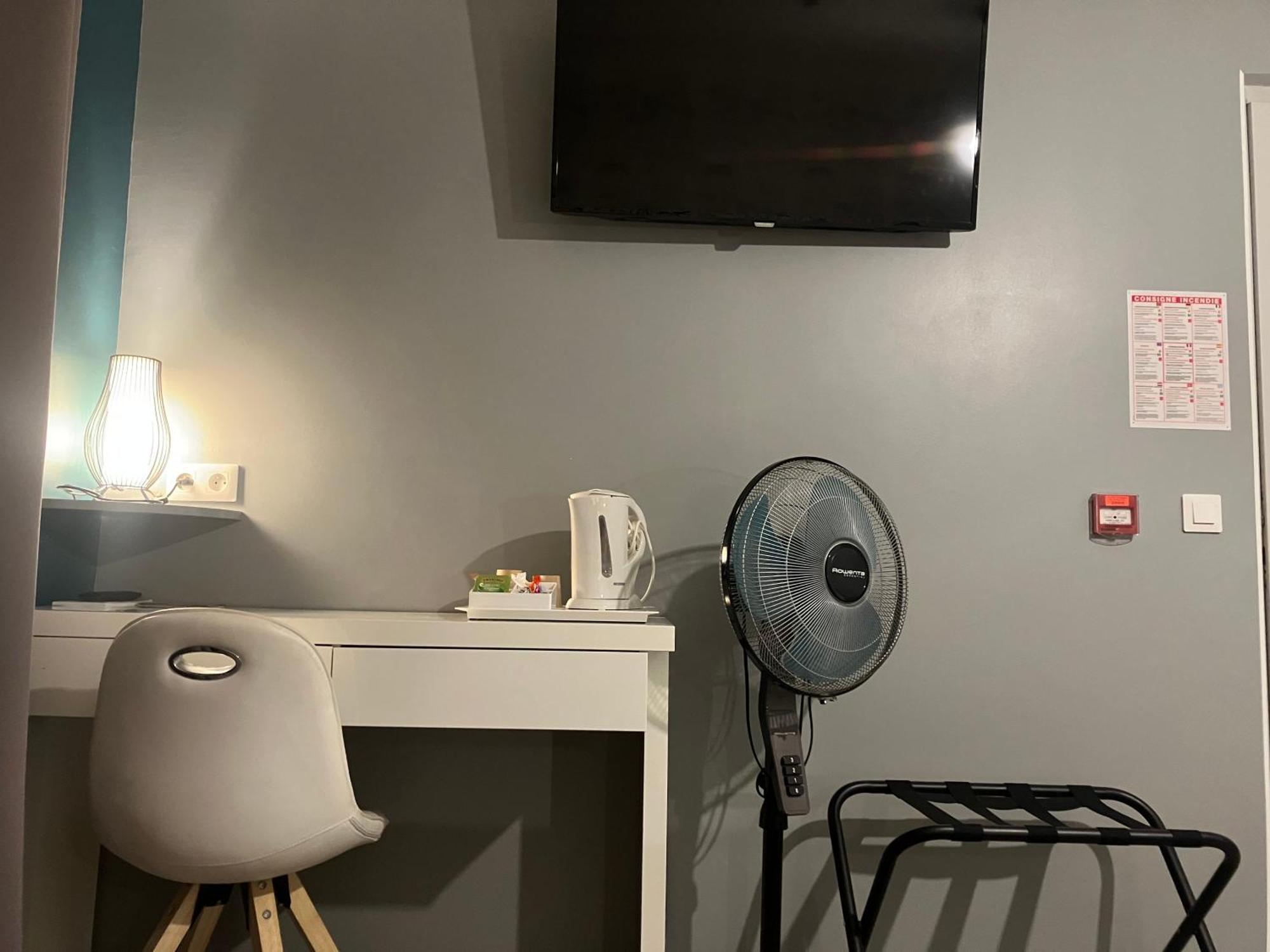 Hotel Du Nord Chambres Familiales Fontaines  Ngoại thất bức ảnh