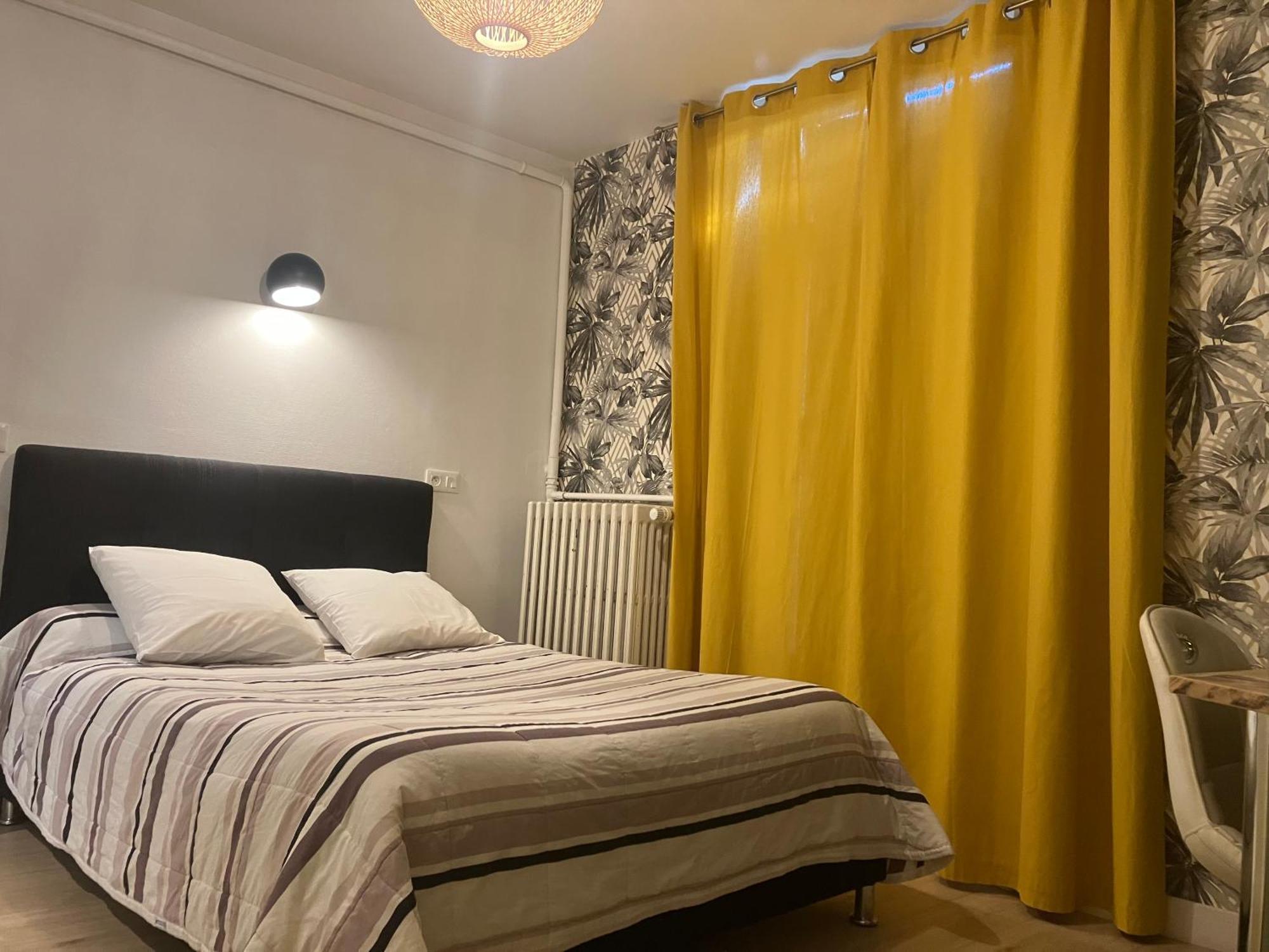 Hotel Du Nord Chambres Familiales Fontaines  Ngoại thất bức ảnh